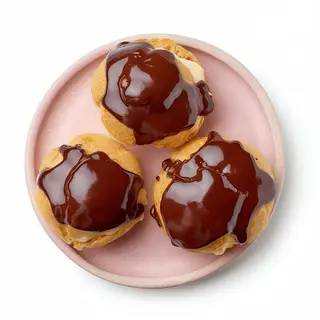 Profiteroles con nata y chocolate (6 uds.)