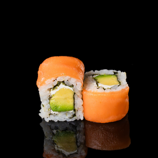 URAMAKI SALMON