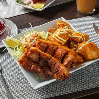 Yuca Con Chicharrón