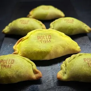 Empanadilla De Pollo Thai