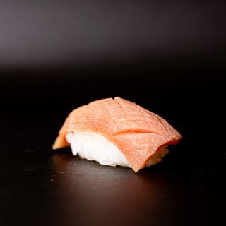 Nigiri Con Ventresca De Atún Picante