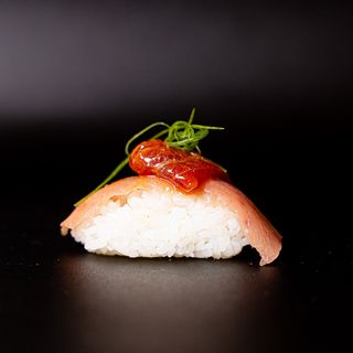 Nigiri De Atún Picante 2 Pzs.