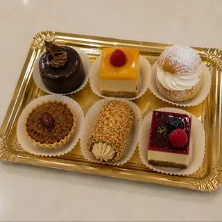 Pasteles variados 6ud
