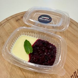 Panna Cotta Casera con Frutos Rojos