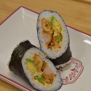 Hand roll de pollo karaage
