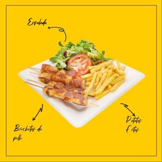 Plato De Brochetas De Pollo