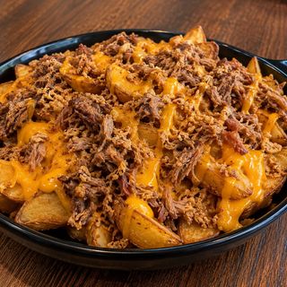 Patatas Cheddar Con Pulled Pork