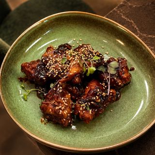 Tapa De Pollo Rebozado Con Salsa Coreana