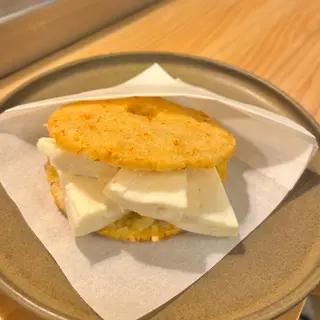Arepa de Queso de Mano Venezolano