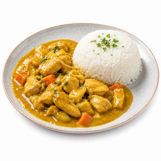 Pollo al curry con arroz blanco