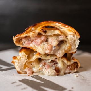 Empanada De Queso Azul (al Horno)