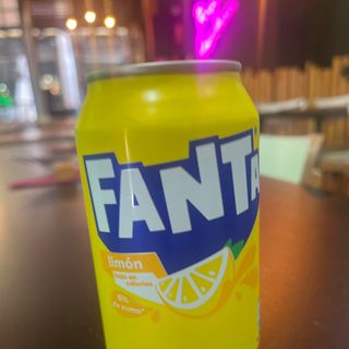 Fanta limón