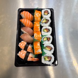 Sushi menú box 8