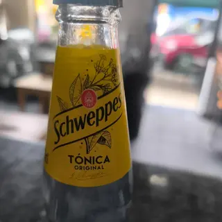 Tónica Schweppes