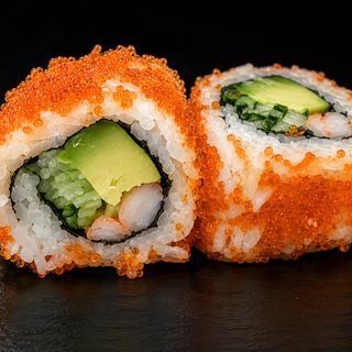 115.California Tobiko Roll 8 Uds.