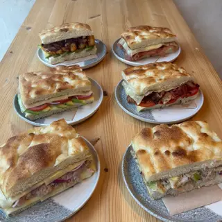 Combo Focaccia + Bebida + Papas