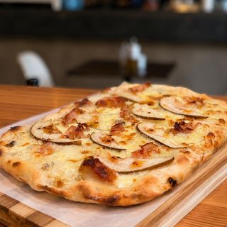 Pinsa Miele Y Pera