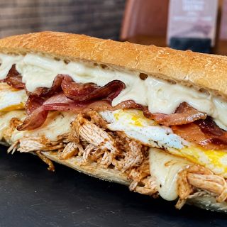 Pulguita de pollo desmechado