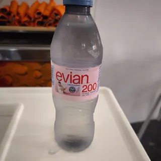 Agua evian