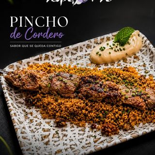 Pincho De Cordero Con Cous Cous