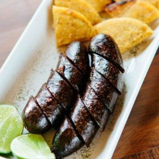 Morcilla con arepa