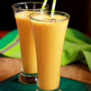 Mango lassi