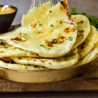 Cheese chilli naan