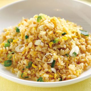 Arroz frito con huevo