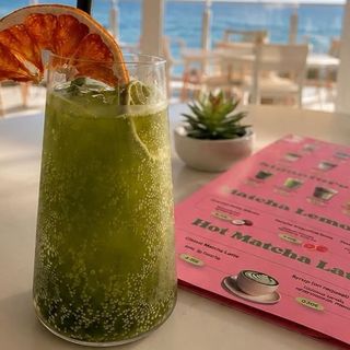 Tónico de Matcha y pomelo