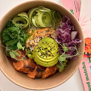 Poke bowl de salmón