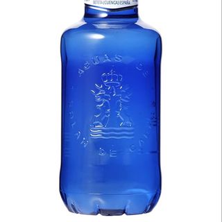 Agua mineral sin gas