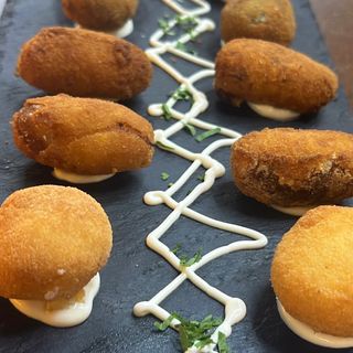 Croquetas de Choco en su tinta 12 Unidades