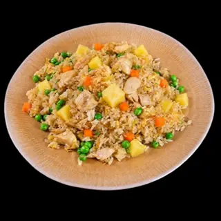 38. Arroz Frito Con Piña y Pollo