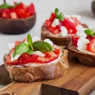 Bruschetta with mozzarella