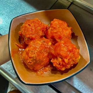 Ración albóndigas
