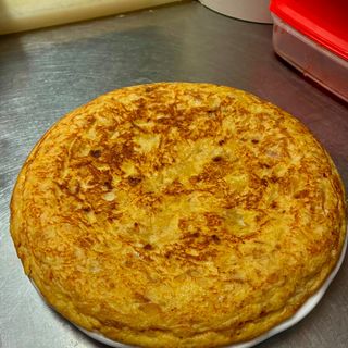 Tortilla de patatas entera