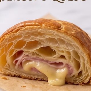 Croissant De Jamón Y Queso