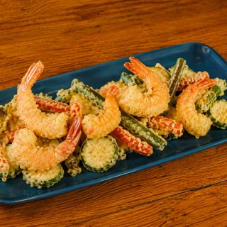 Verduritas Y Langostinos En Tempura