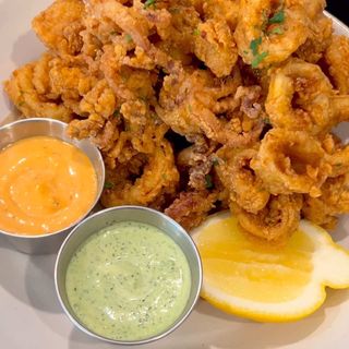 Hummus Calamari