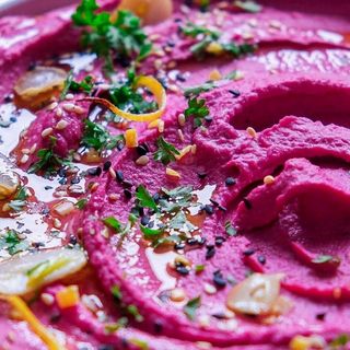 Remolacha Hummus