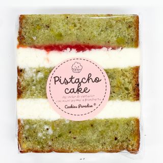 Bizcocho De Pistacho Con Crema De Mascarpone Y Frambuesa (Porción)