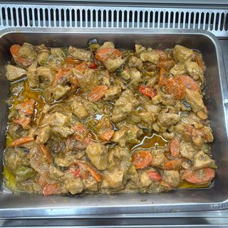 Pollo Con Verduras Y Almendras