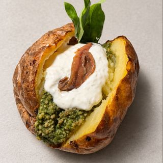 Patata Asada De Pesto & Queso Stracciatella