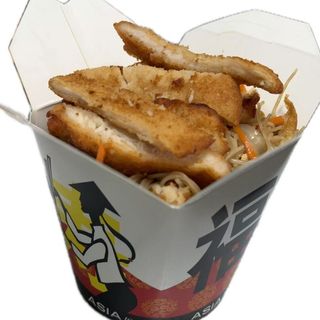 Fideo de arroz con pollo frito