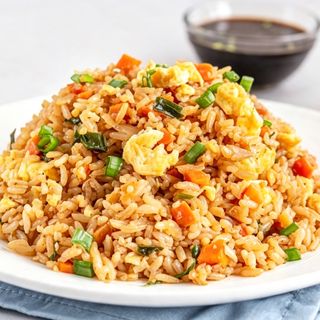 Arroz frito con vegetal