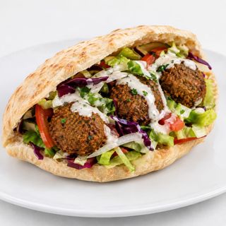 8: kebab vegetal con garbanzo de falafel