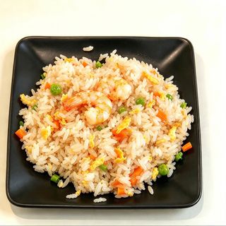 21. Arroz frito con gambas