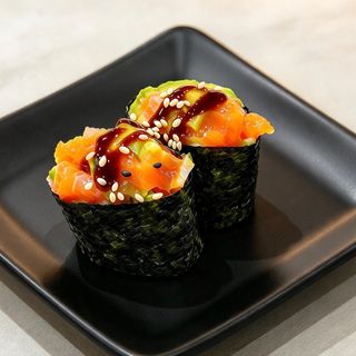 40.Gunkán de Salmón y Aguacate (2 uds)