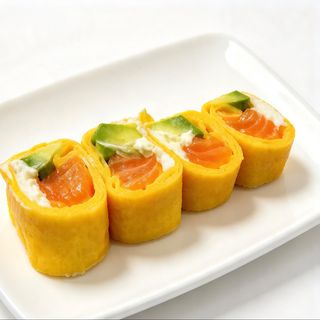 74. Salmón, Aguacate, Tamago y Philadelphia — 8u