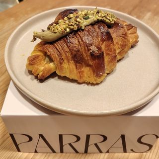 Croissant De Mantequilla Relleno De Pistacho